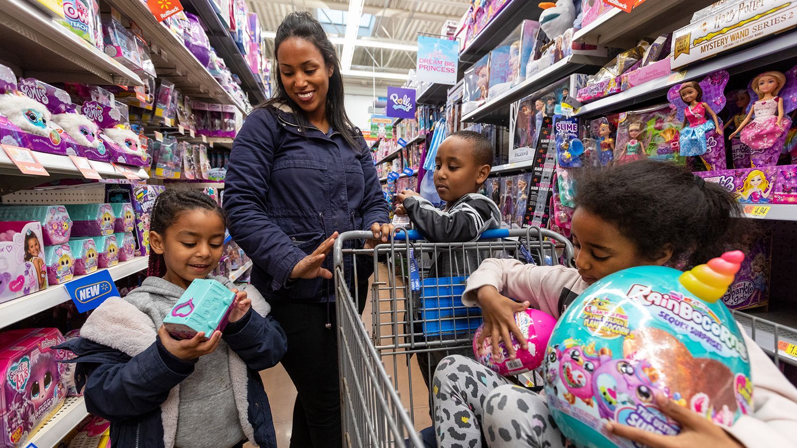 World's largest company by revenue: Walmart sets world record