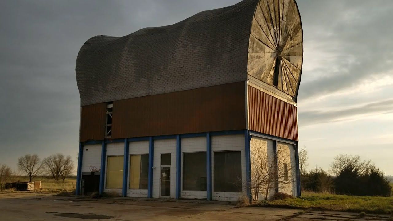 World’s Largest Covered Wagon, a world record in Milford, Nebraska