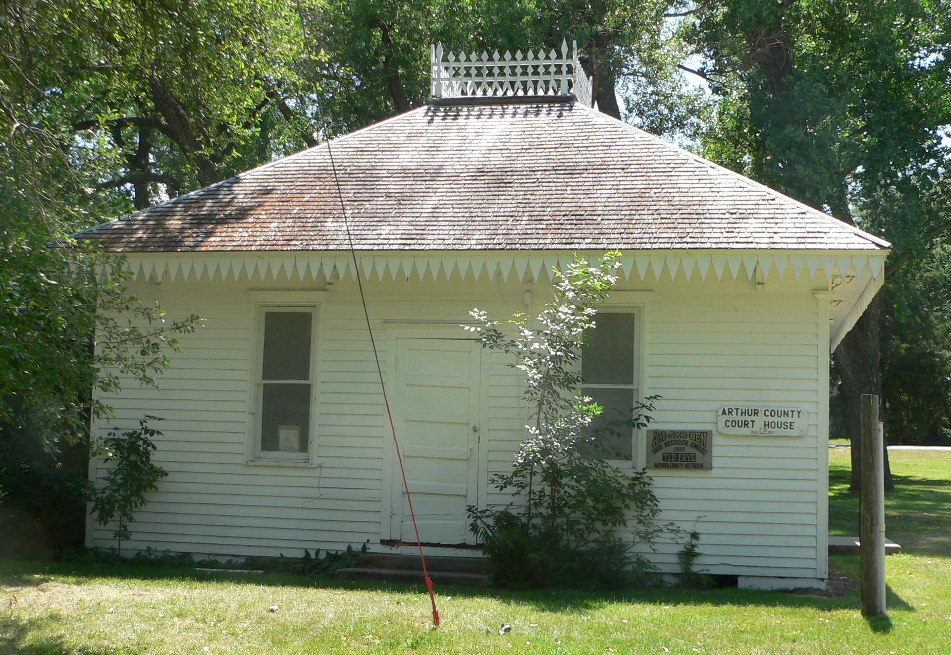 World's Smallest Courthouse: world record in Arthur, Nebraska
