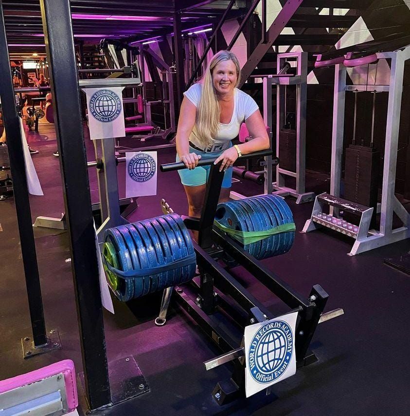 Heaviest squat to parallel in a belted squat machine (female): Kerstin Sellberg sets world record