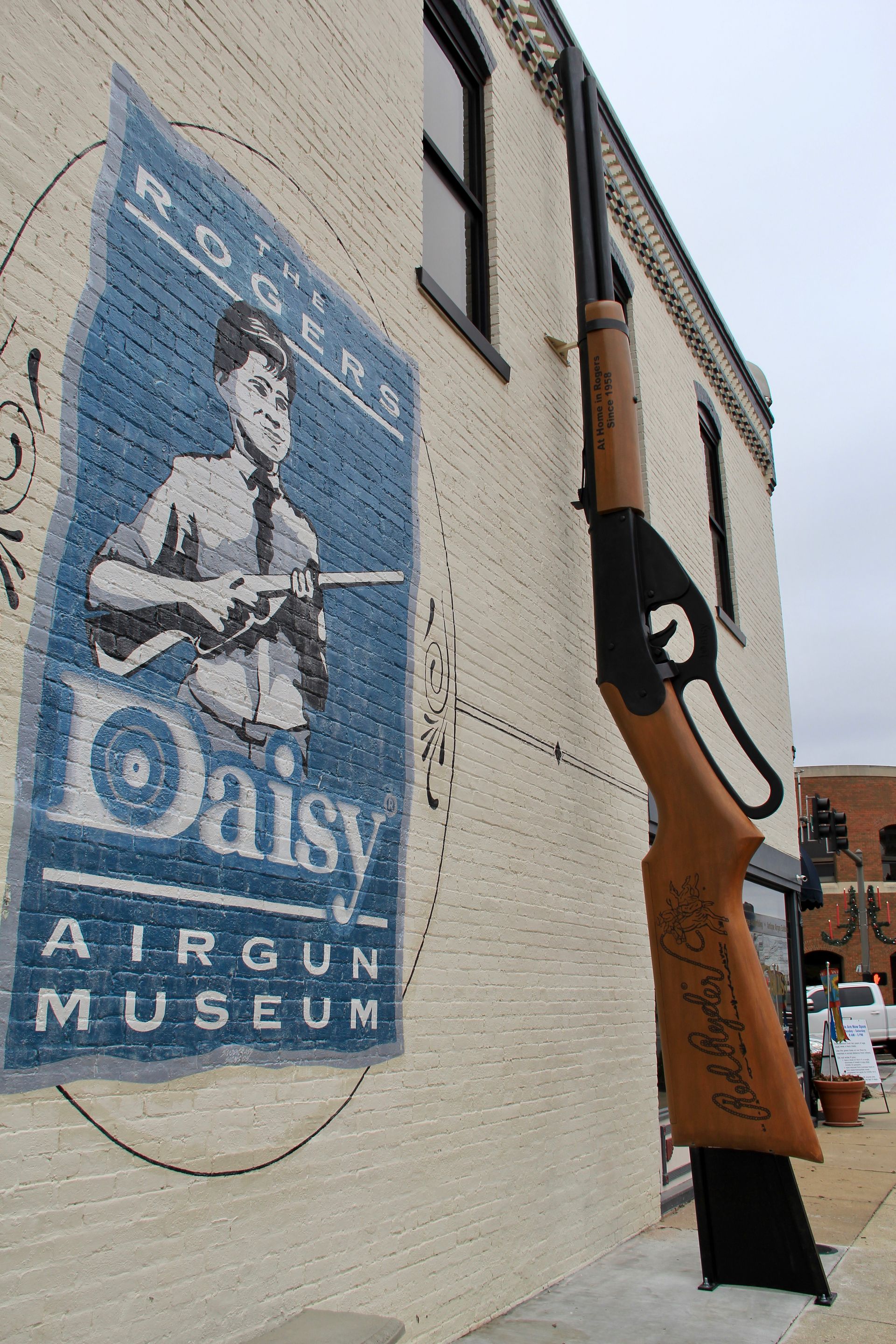 World's Largest Daisy BB Gun: world record in Rogers, Arkansas World's Largest Daisy BB Gun: world record in Rogers, Arkansas