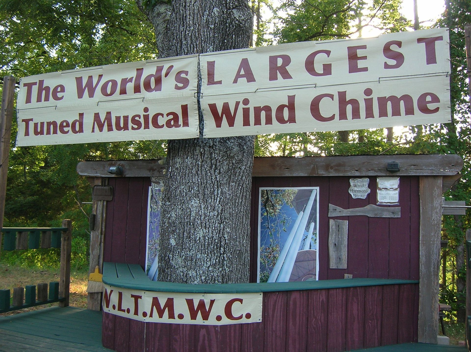 World’s Largest Windchimes: world record in Eureka Springs, Arkansas World’s Largest Windchimes: world record in Eureka Springs, Arkansas