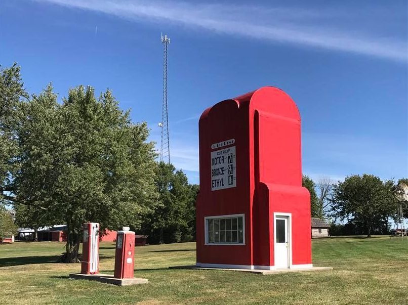 World's Largest Gas Pump: world record in King City, Missouri