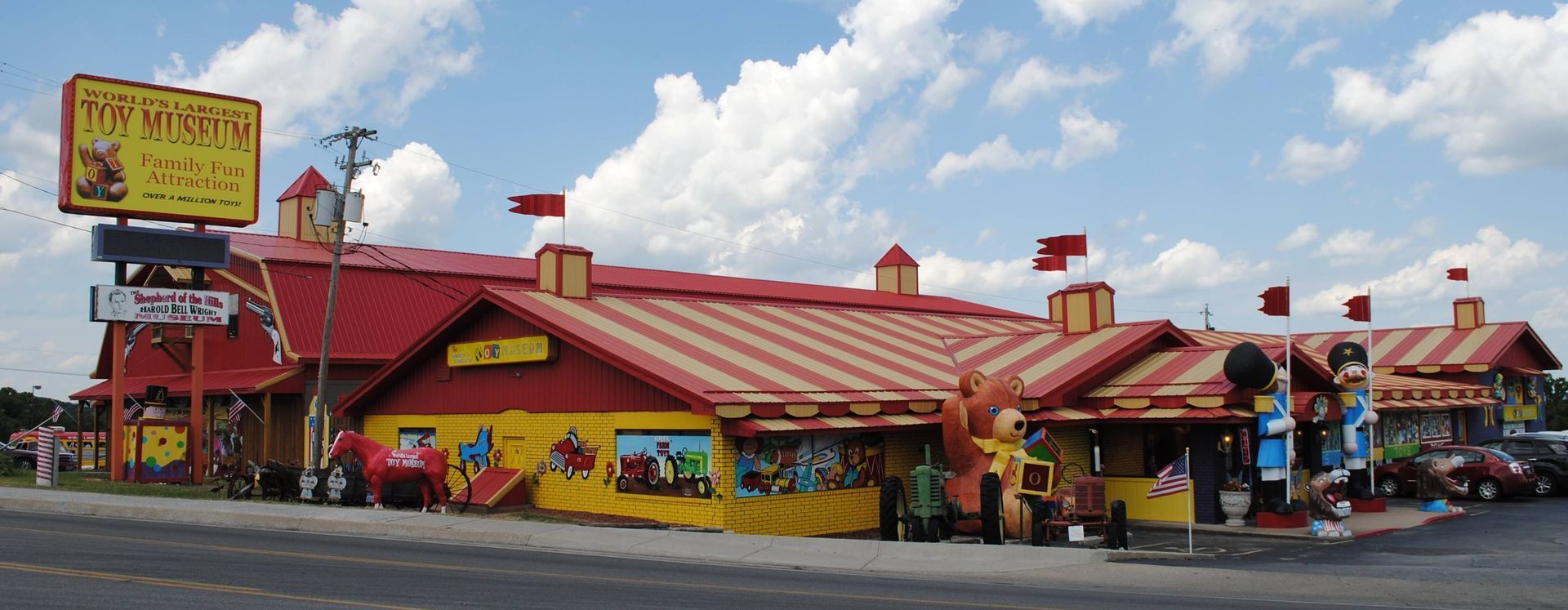 World's Largest Toy Museum Complex: world record in Branson, Missouri