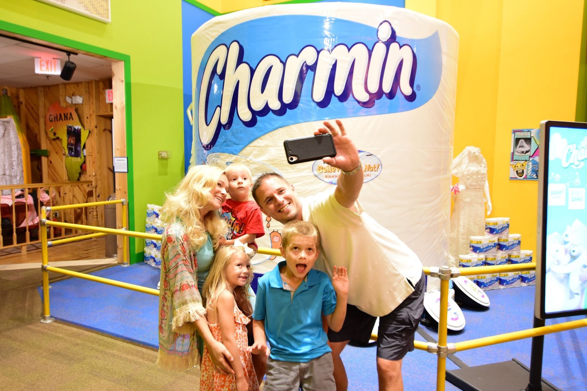 
World’s Largest Roll Of Toilet Paper: world record in Branson, Missouri