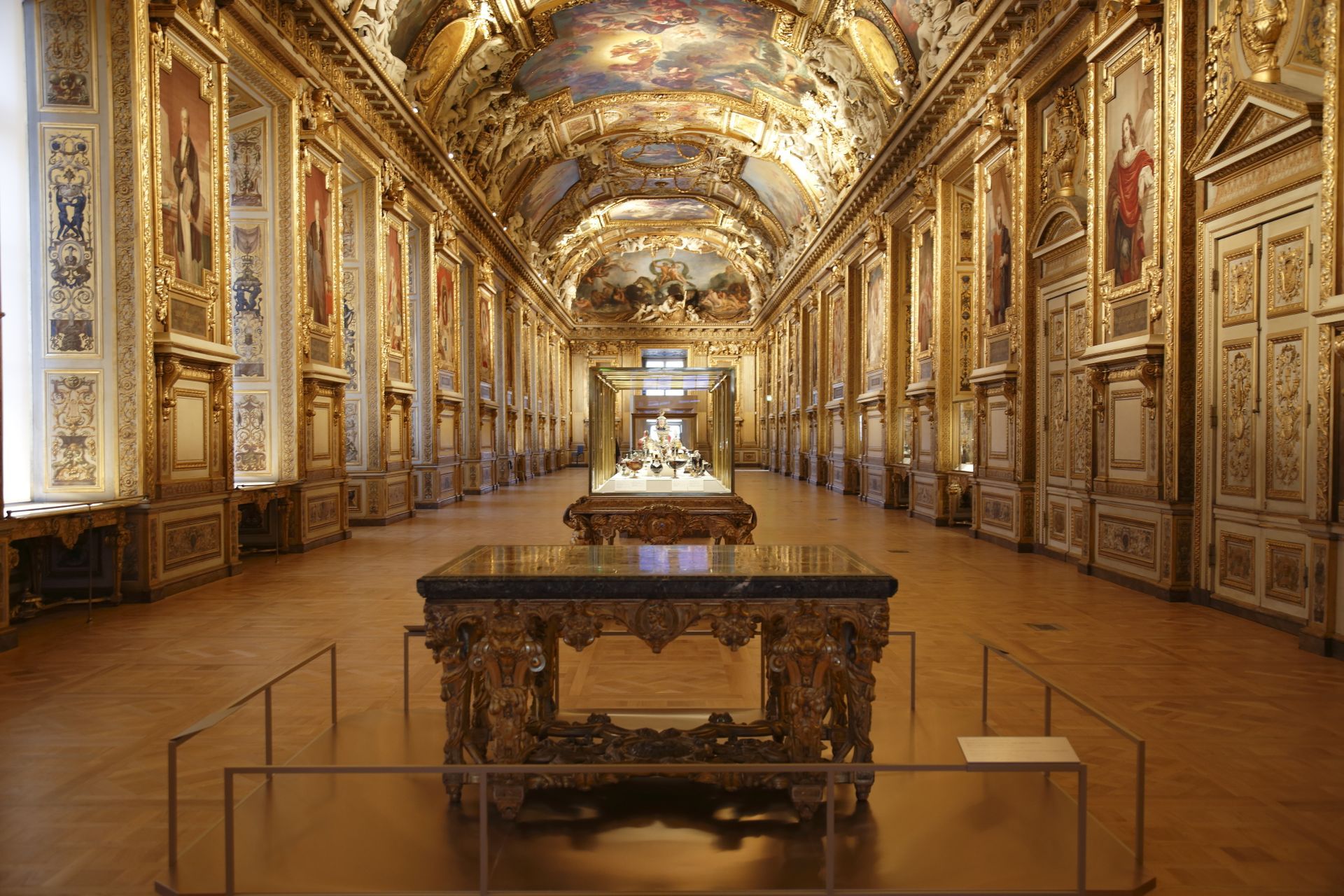World's most-visited museum: world record in Paris, France