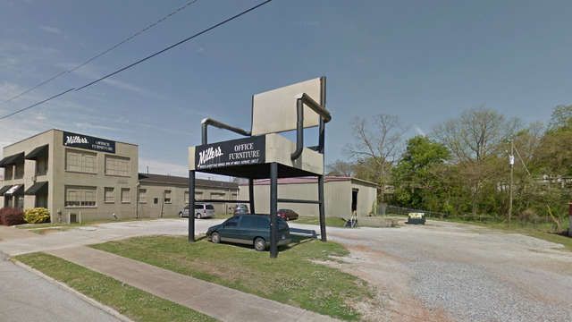 World's Largest Office Chair: world record in Anniston, Alabama World's Largest Office Chair: world record in Anniston, Alabama