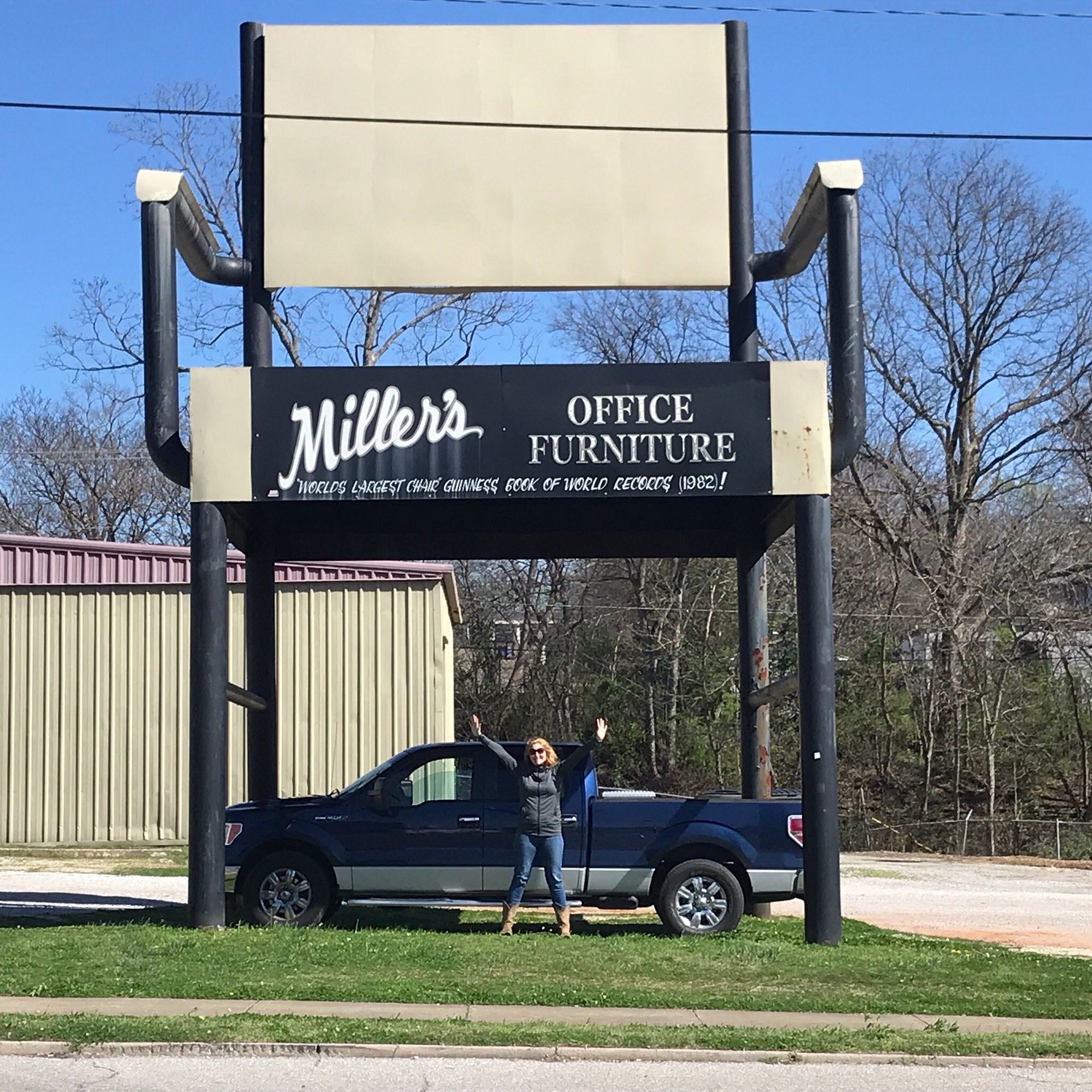 World's Largest Office Chair: world record in Anniston, Alabama World's Largest Office Chair: world record in Anniston, Alabama
