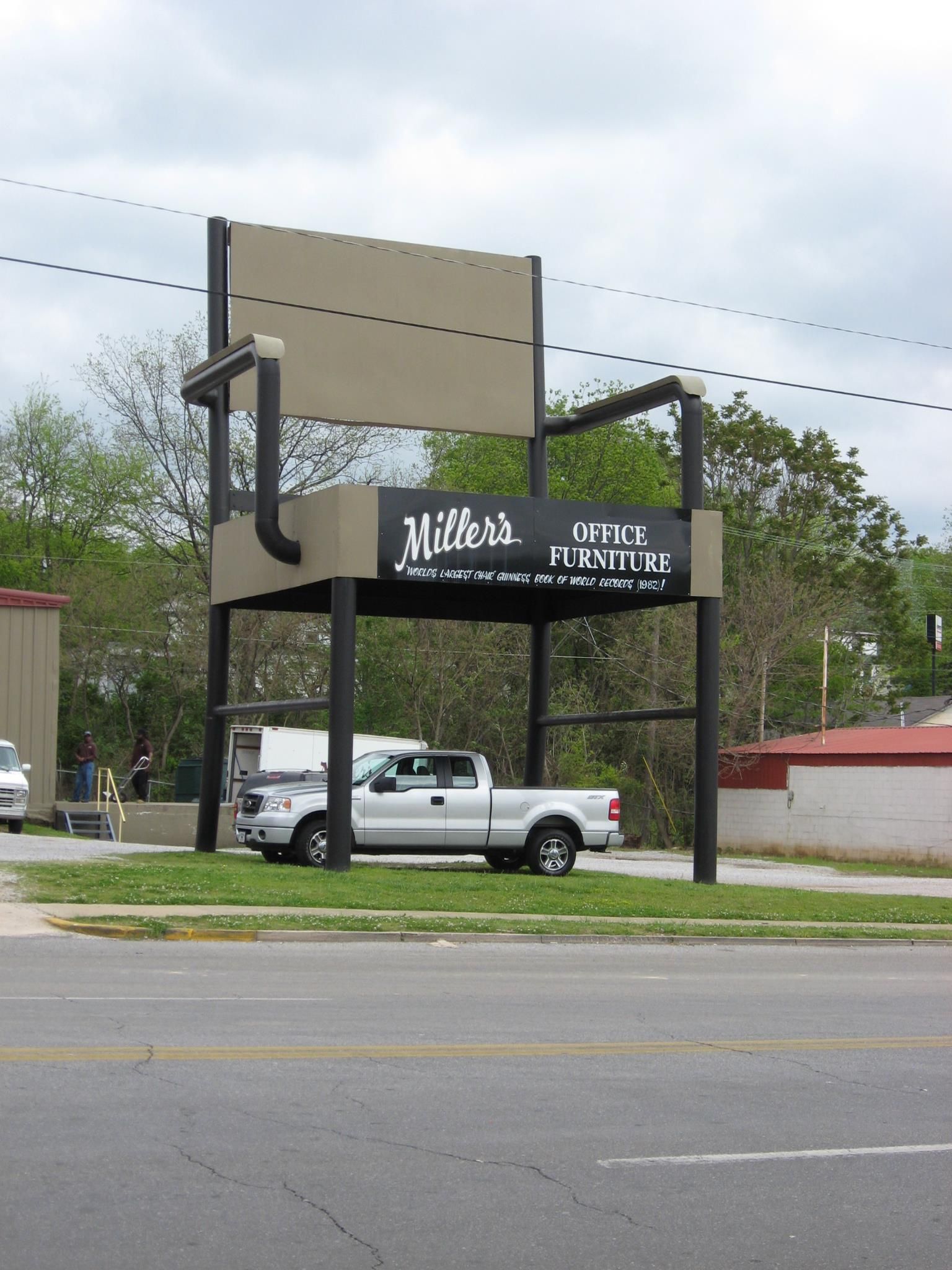 World's Largest Office Chair: world record in Anniston, Alabama World's Largest Office Chair: world record in Anniston, Alabama