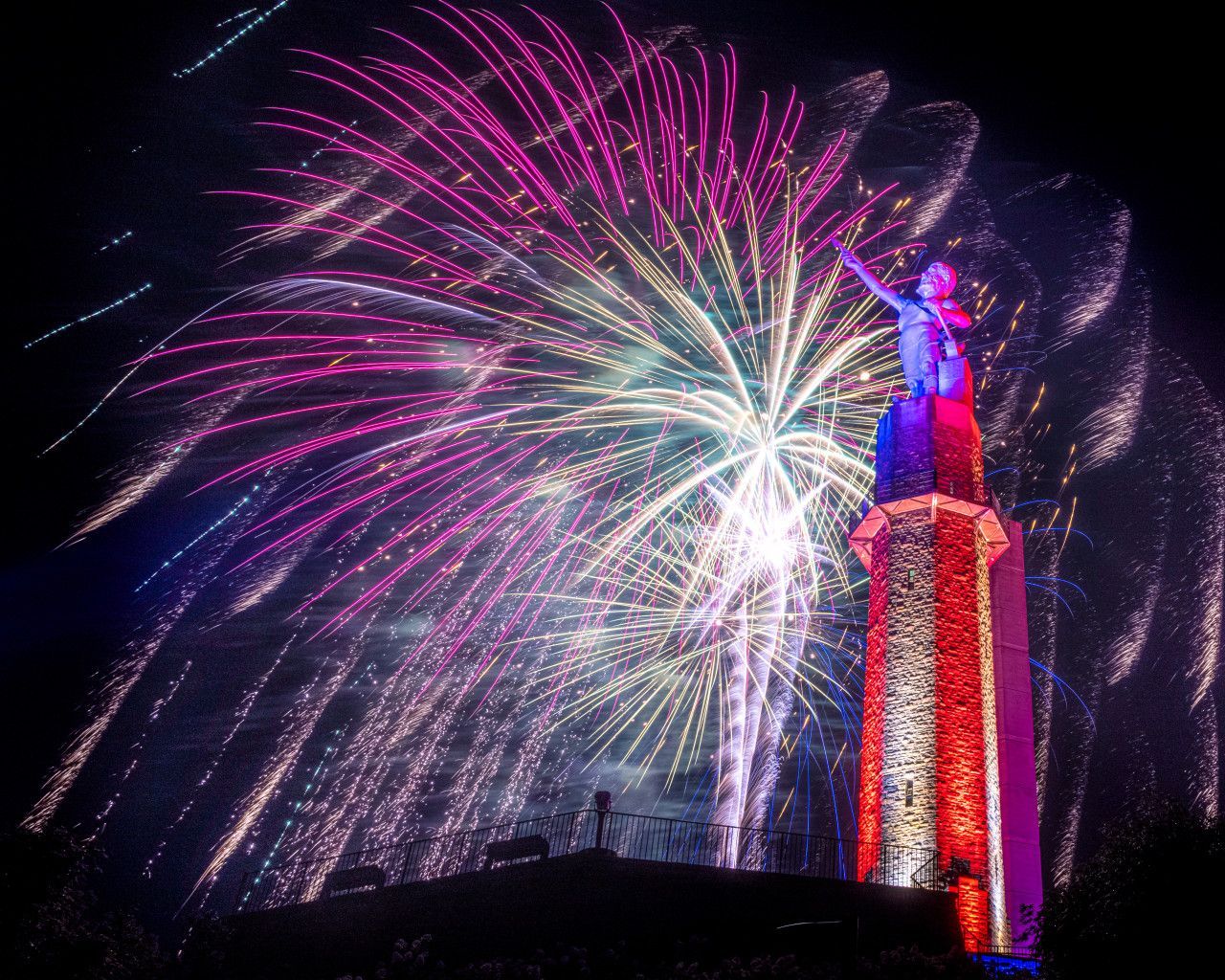 World’s Largest Cast-Iron Statue: world record in Birmingham,  Alabama