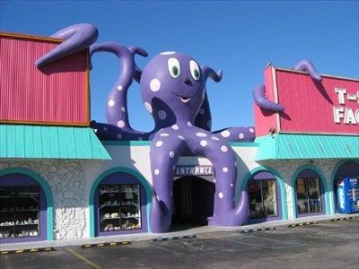 World's Largest Purple Octopus Sculpture: world record in Gulf Shores, Alabama