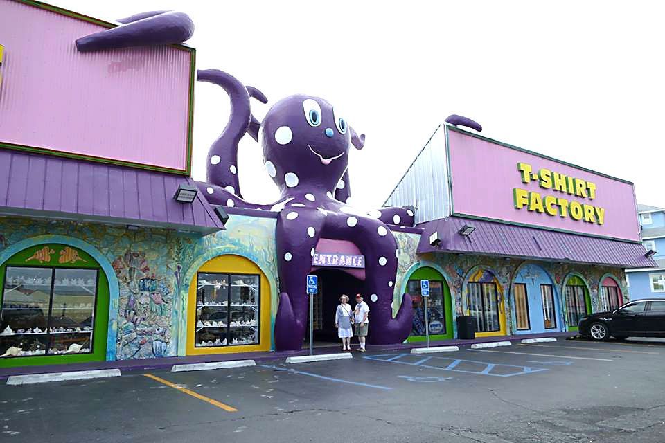 World's Largest Purple Octopus Sculpture: world record in Gulf Shores, Alabama