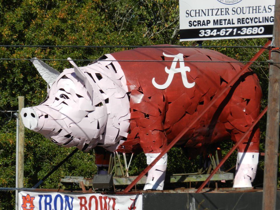 World's Largest Hog Sculpture: world record in Dothan, Alabama World's Largest Hog Sculpture: world record in Dothan, Alabama