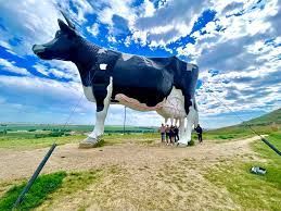 World's Largest Holstein Cow Sculpture: world record in New Salem, North Dakota
