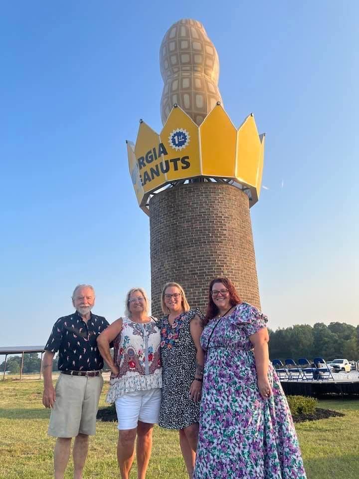 World's Largest Peanut Monument: world record in Ashburn, Georgia