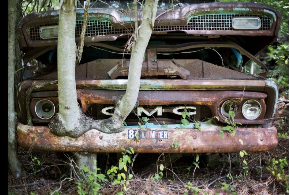 World's Largest Classic Car Junk Yards: world record in Old Car City, North Dakota