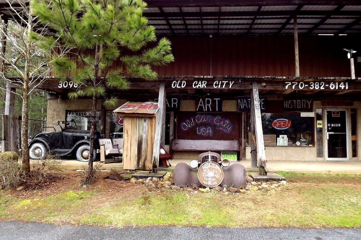 World's Largest Classic Car Junk Yards: world record in Old Car City, North Dakota