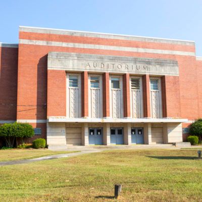 World's Largest Abandoned Mental Asylum: world record in Milledgeville, Georgia