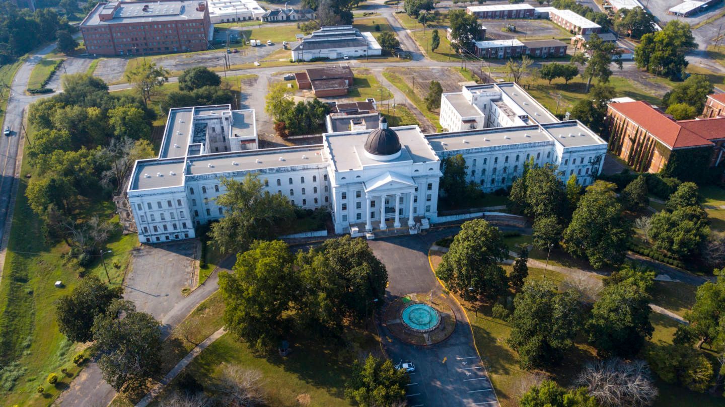 World's Largest Abandoned Mental Asylum: world record in Milledgeville, Georgia