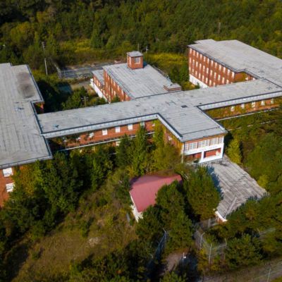 World's Largest Abandoned Mental Asylum: world record in Milledgeville, Georgia