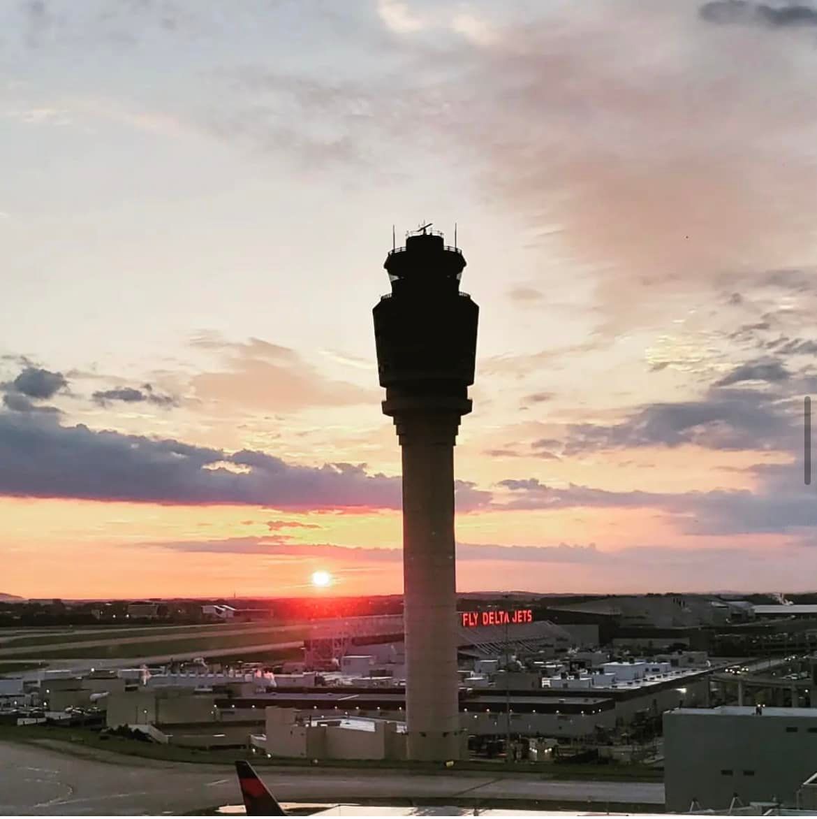 World's Busiest Airport: world record in Atlanta, Georgia World's Busiest Airport: world record in Atlanta, Georgia