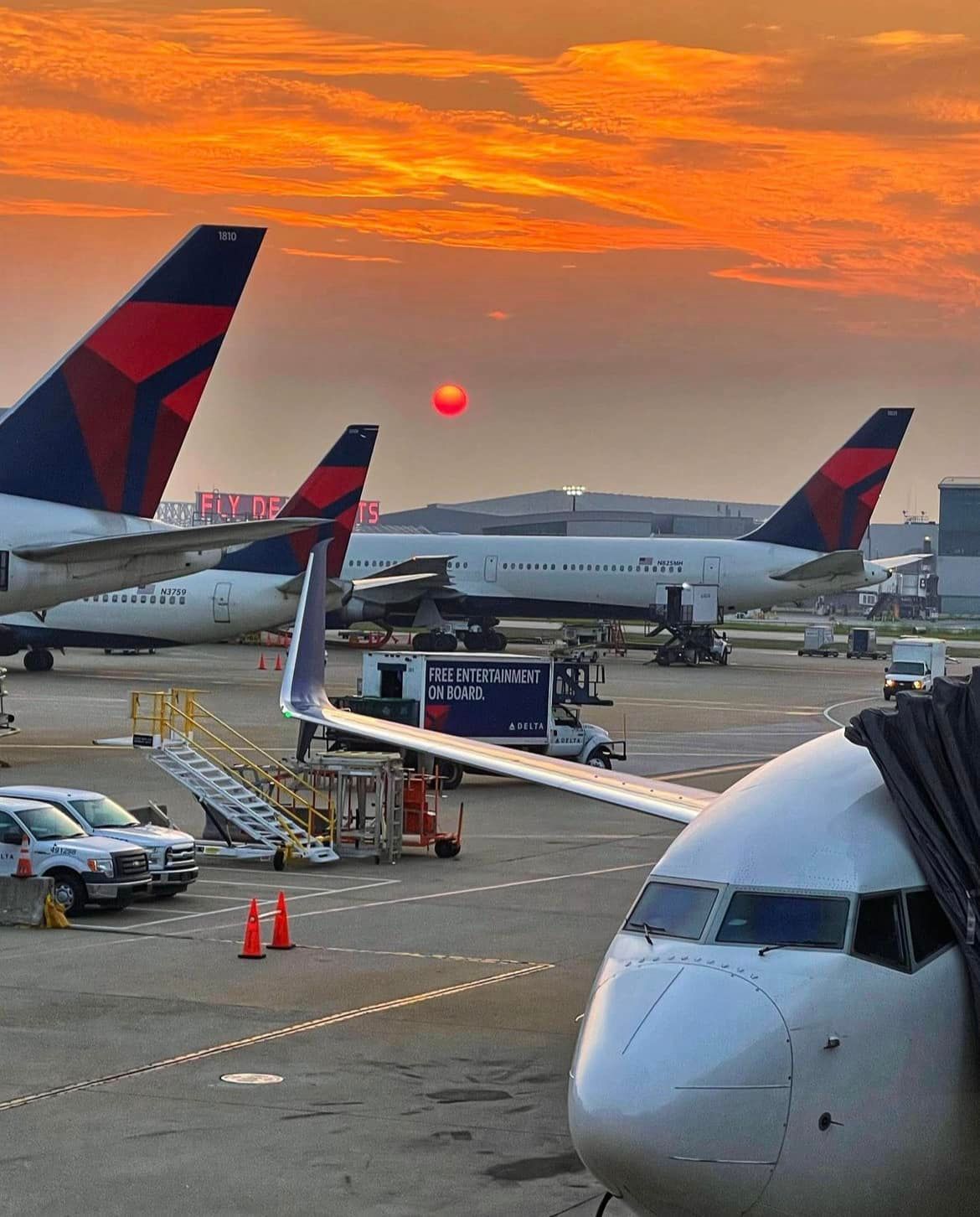 World's Busiest Airport: world record in Atlanta, Georgia World's Busiest Airport: world record in Atlanta, Georgia