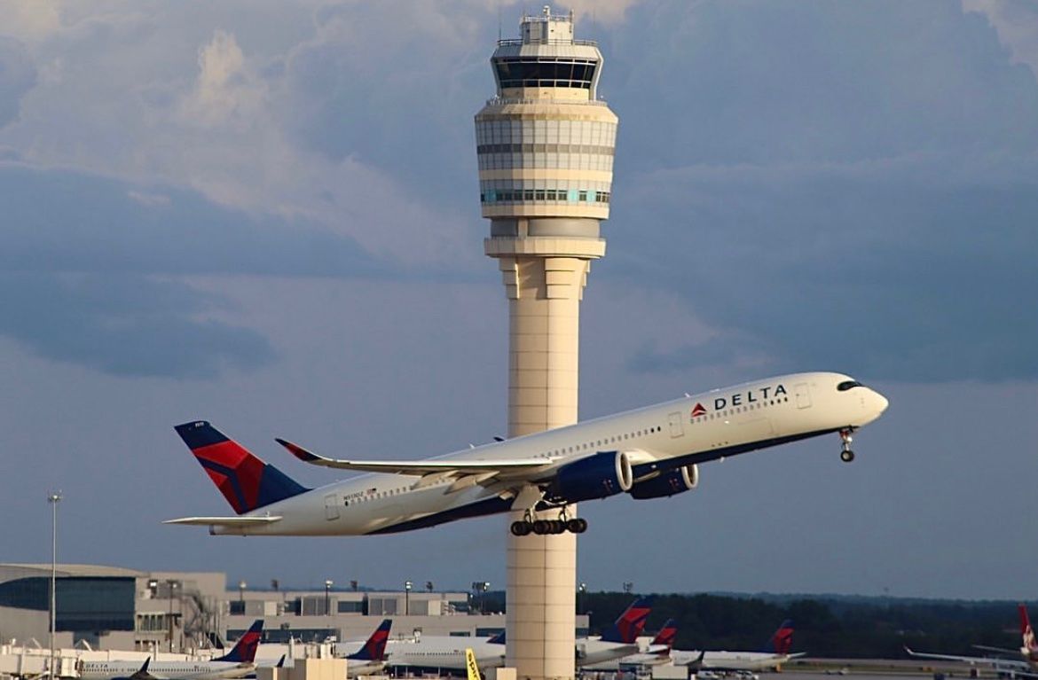 World's Busiest Airport: world record in Atlanta, Georgia World's Busiest Airport: world record in Atlanta, Georgia