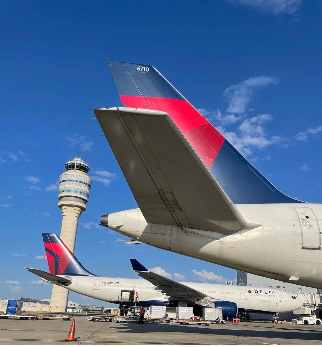 World's Busiest Airport: world record in Atlanta, Georgia World's Busiest Airport: world record in Atlanta, Georgia
