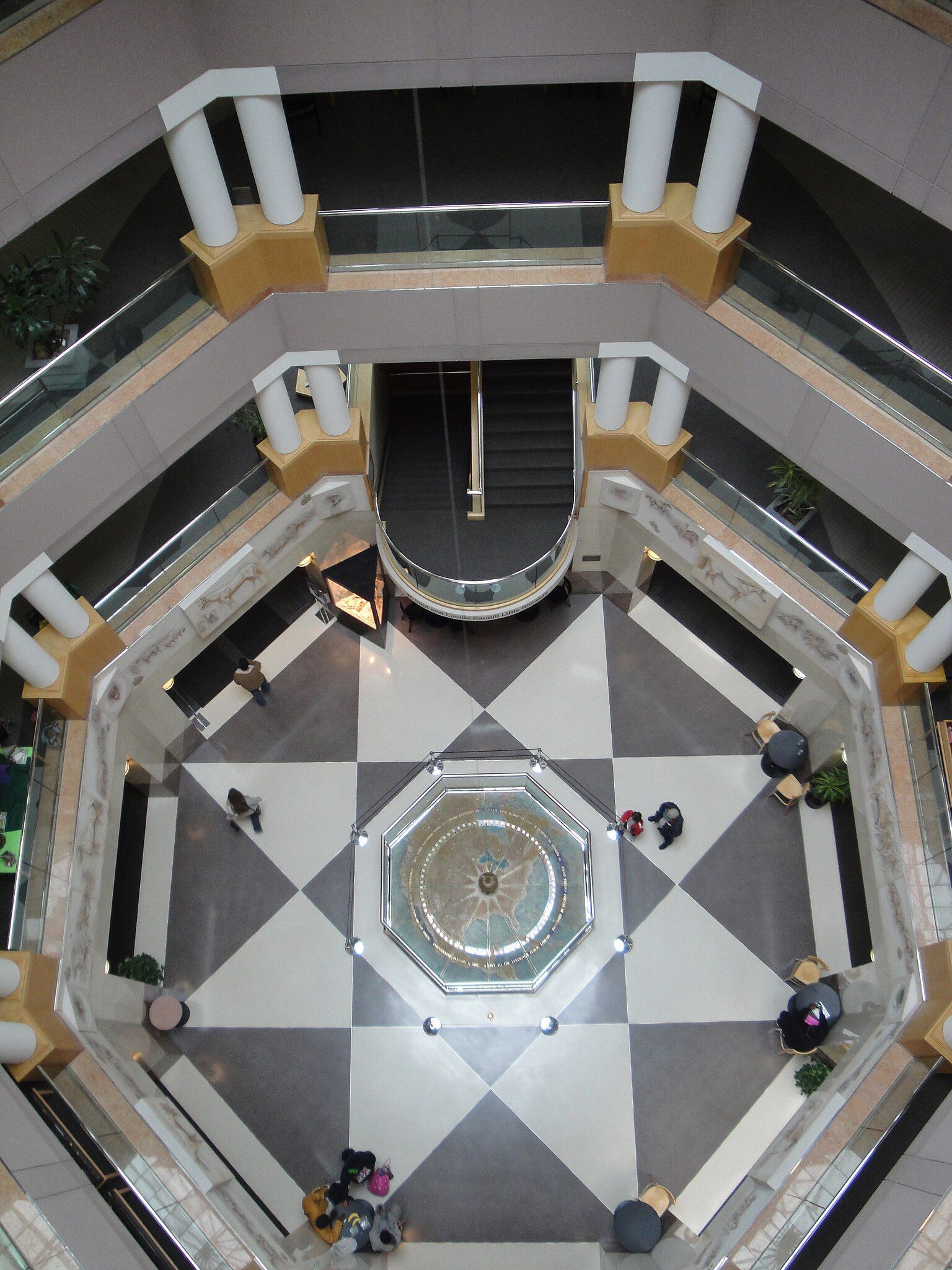World's Largest Ceiling Clock: world record in Lexington, Kentucky World's Largest Ceiling Clock: world record in Lexington, Kentucky