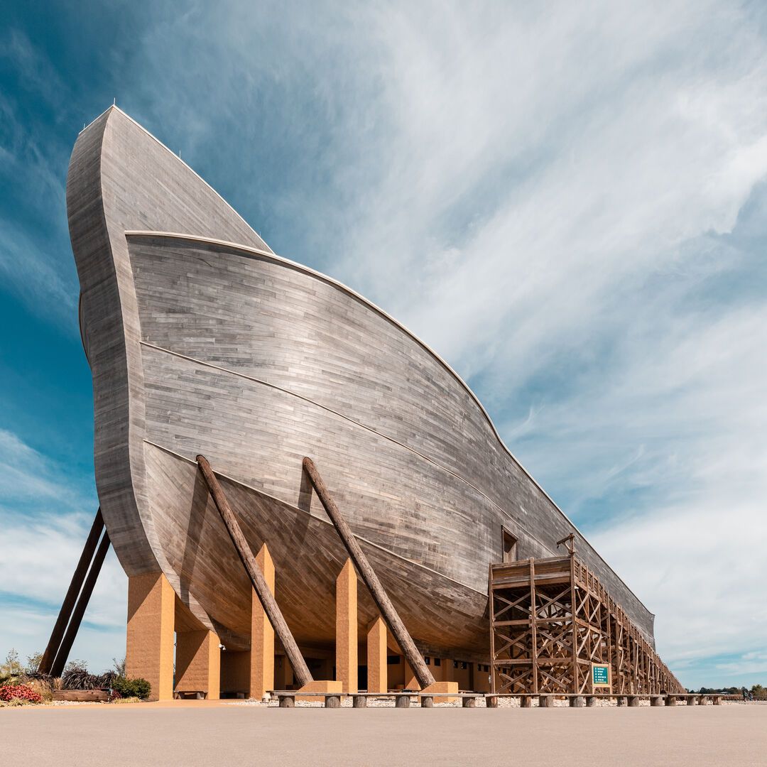 World’s largest freestanding timber frame structure: world record in Williamstown, Kentucky World’s largest freestanding timber frame structure: world record in Williamstown, Kentucky