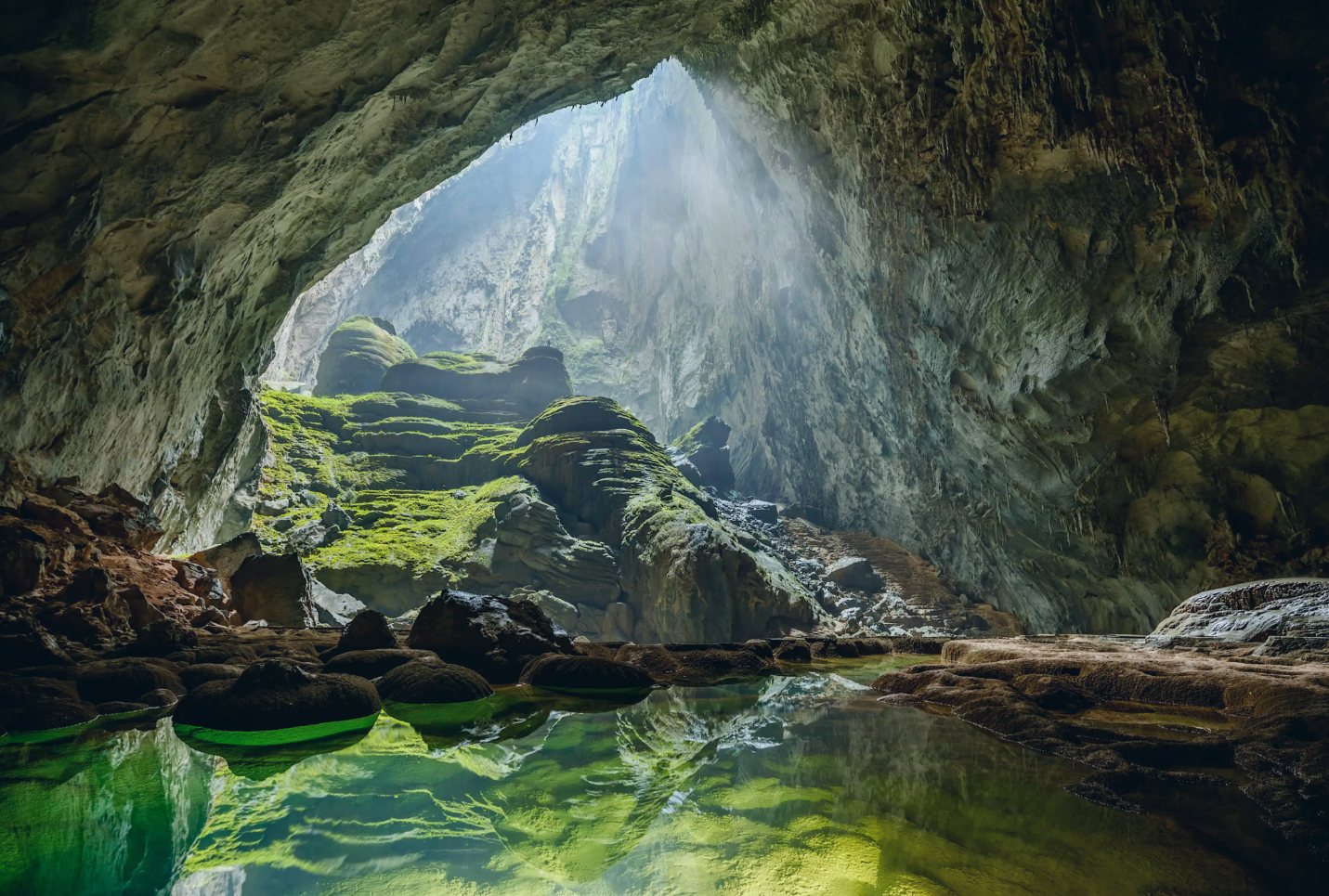 World's Longest Cave System: world record in Edmonson County, Kentucky