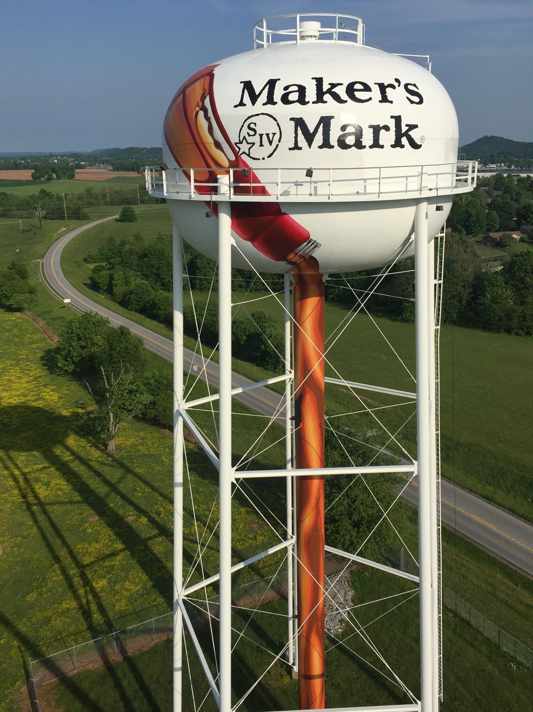 World’s Largest Bourbon Pour Sculpture: world record in Lebanon, Kentucky