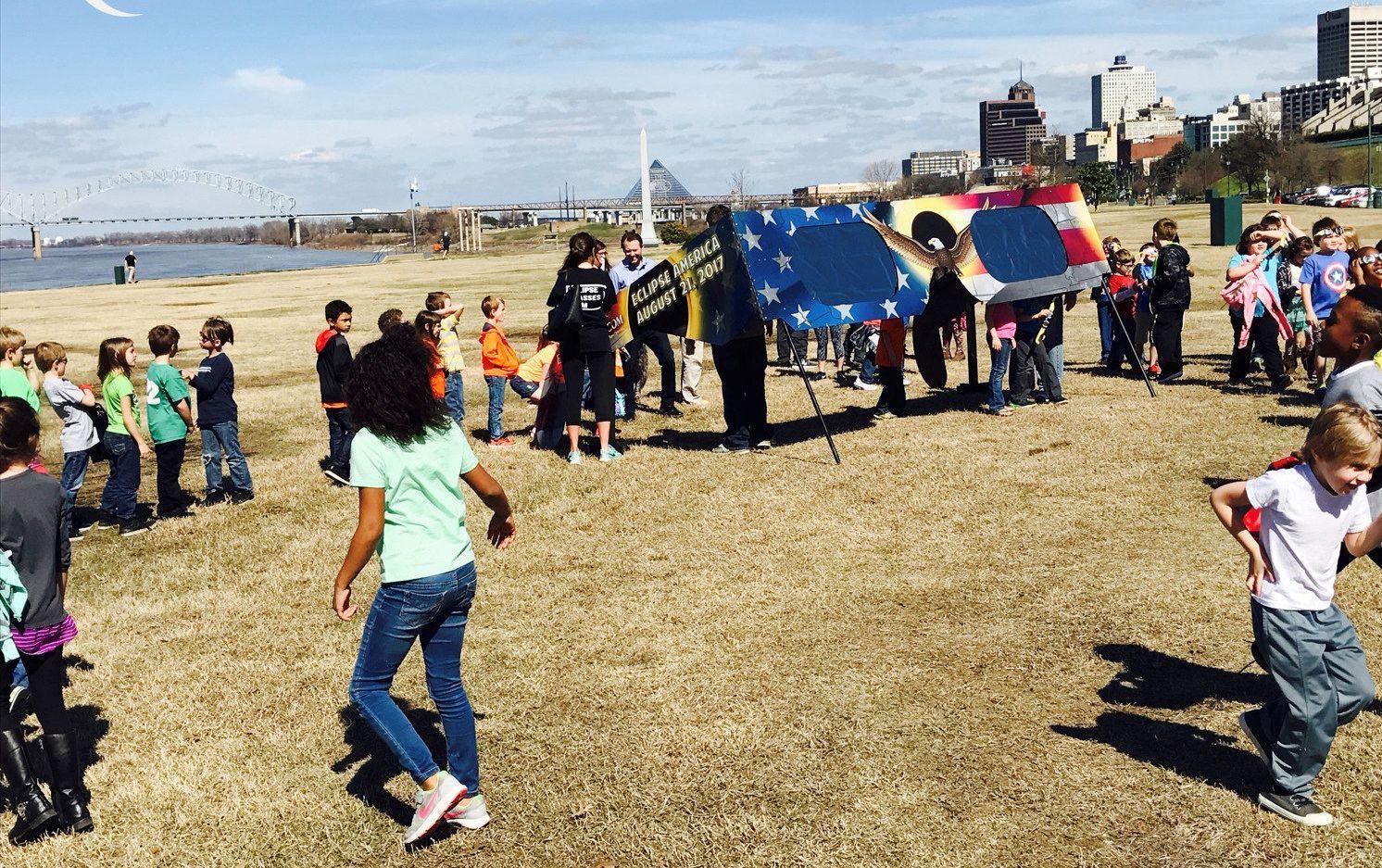 World's largest pair of eclipse glasses: world record in Memphis, Tennessee