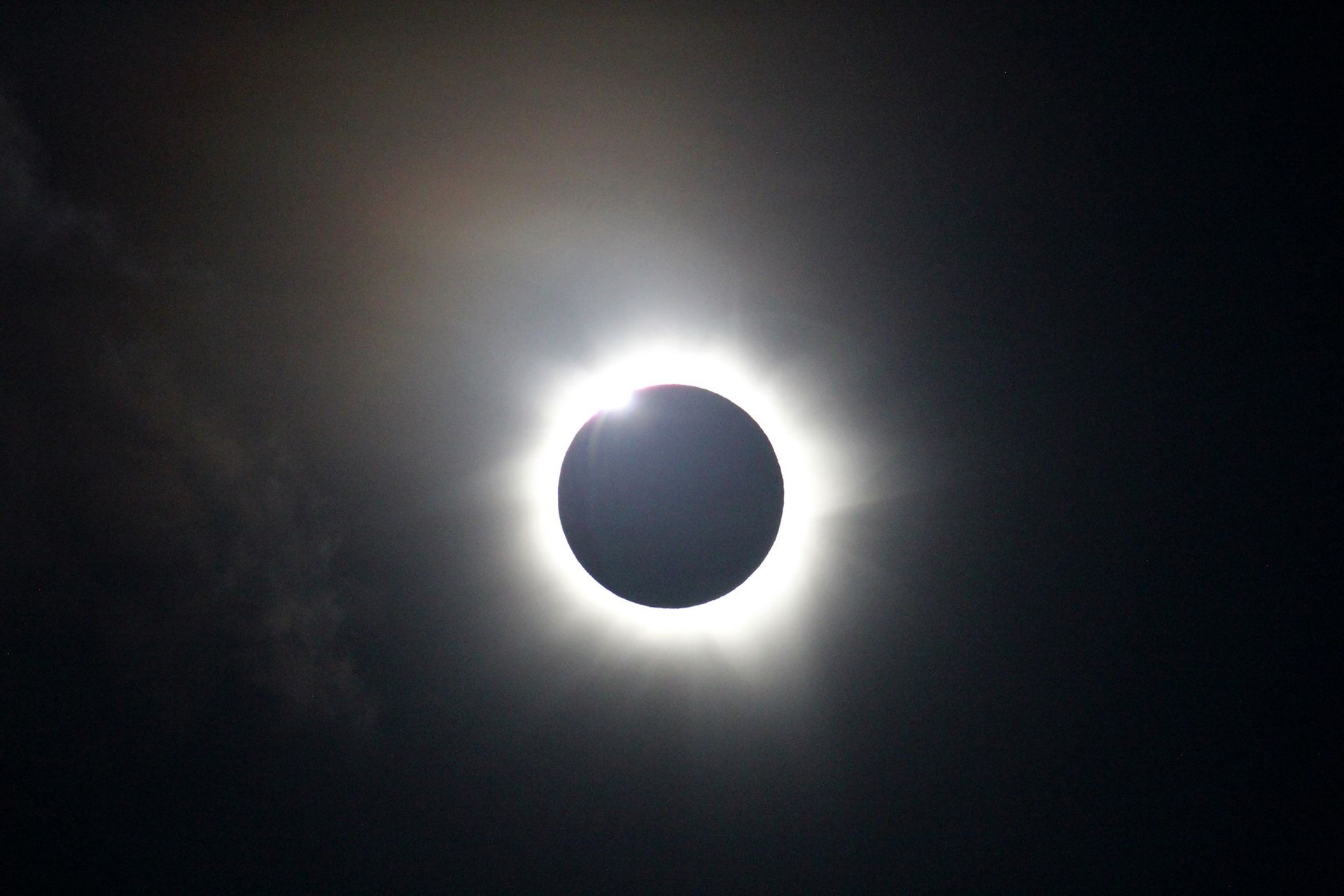 World's largest pair of eclipse glasses: world record in Memphis, Tennessee