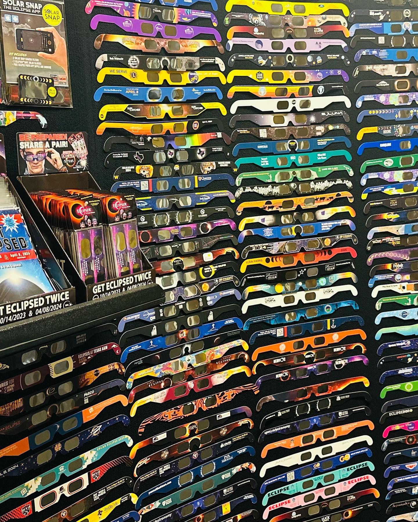 World's largest pair of eclipse glasses: world record in Memphis, Tennessee