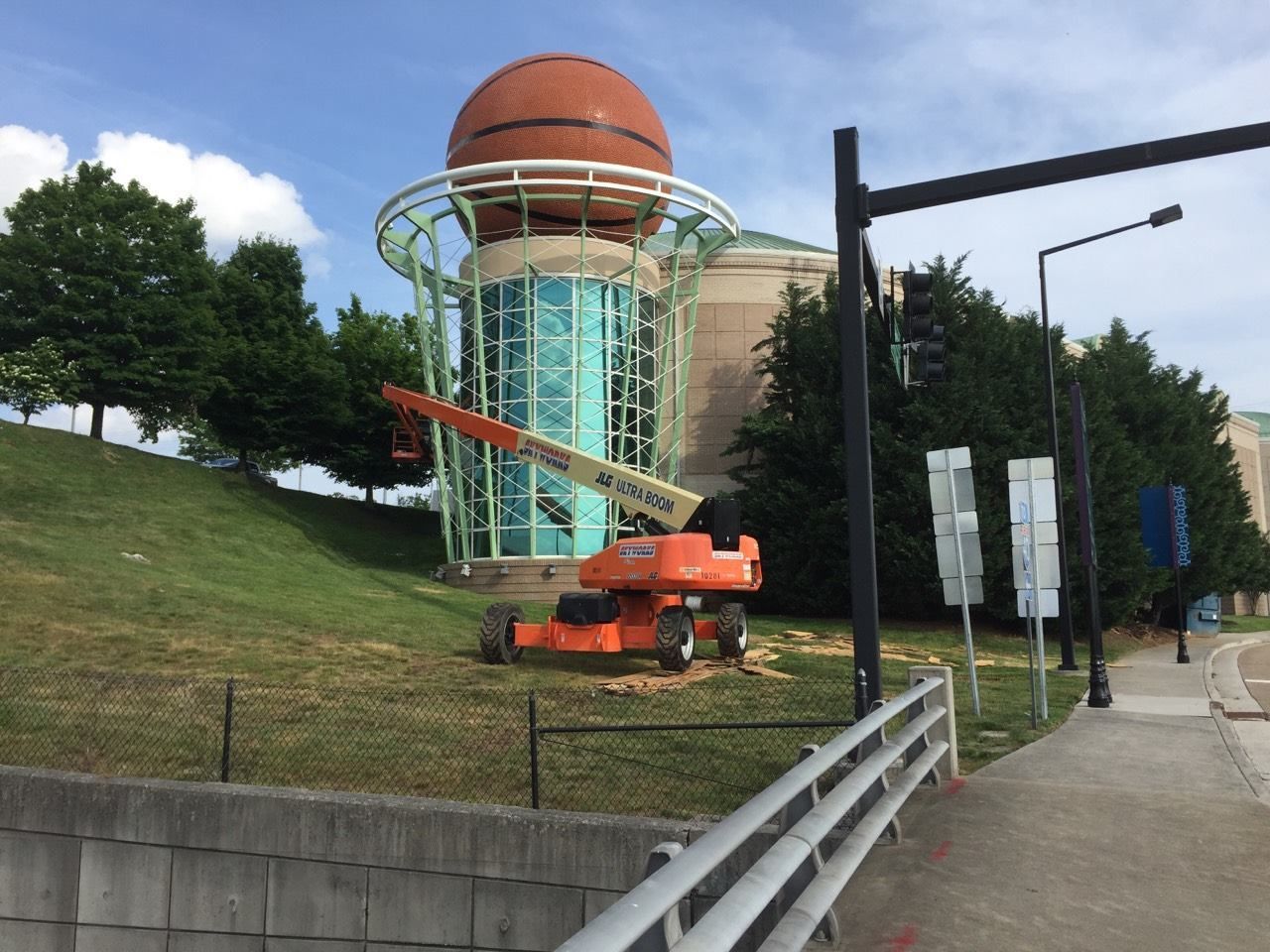 World’s Largest Basketball Sculpture: world record in Knoxville, Tennessee