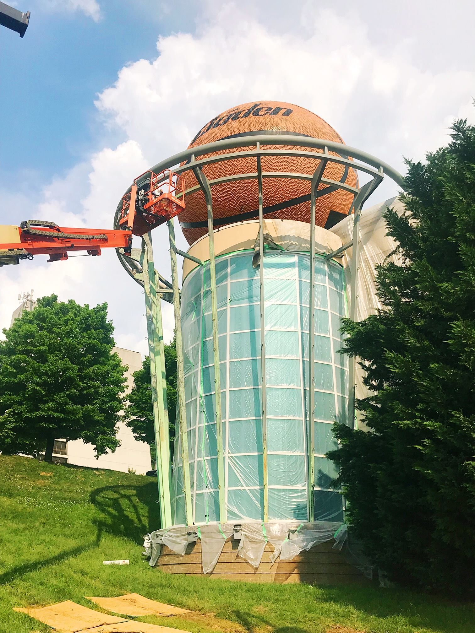 World’s Largest Basketball Sculpture: world record in Knoxville, Tennessee