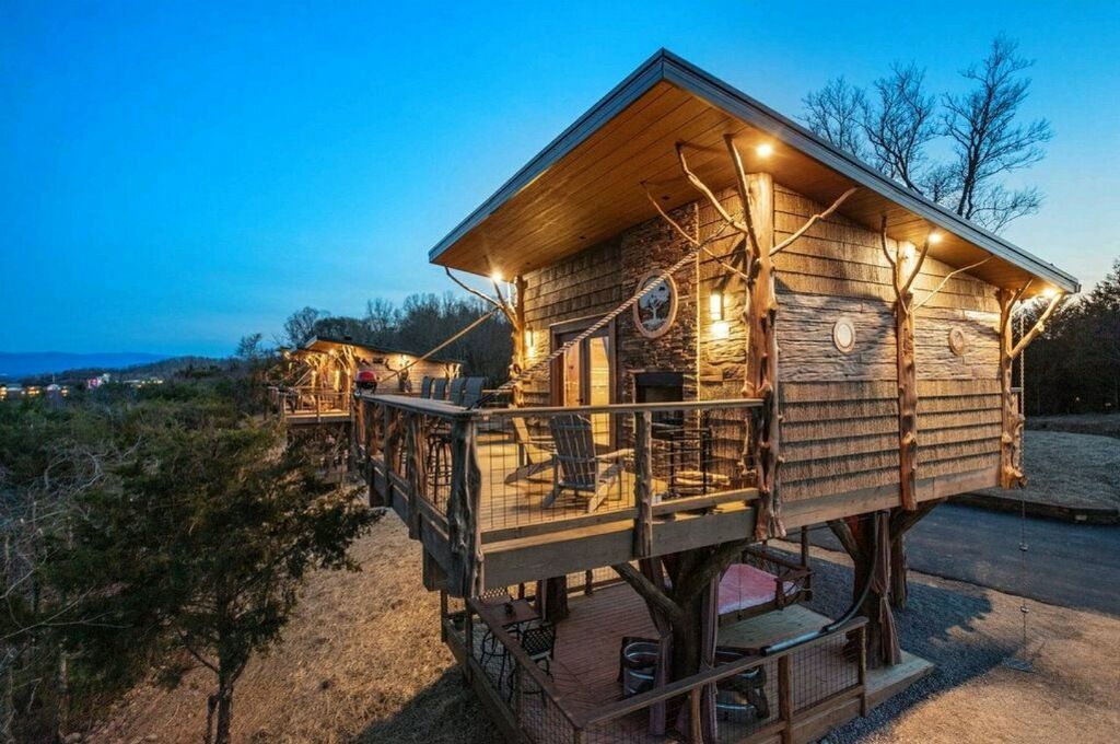 World’s Largest Treehouse Resort: world record in Sevierville, Tennessee World’s Largest Treehouse Resort: world record in Sevierville, Tennessee