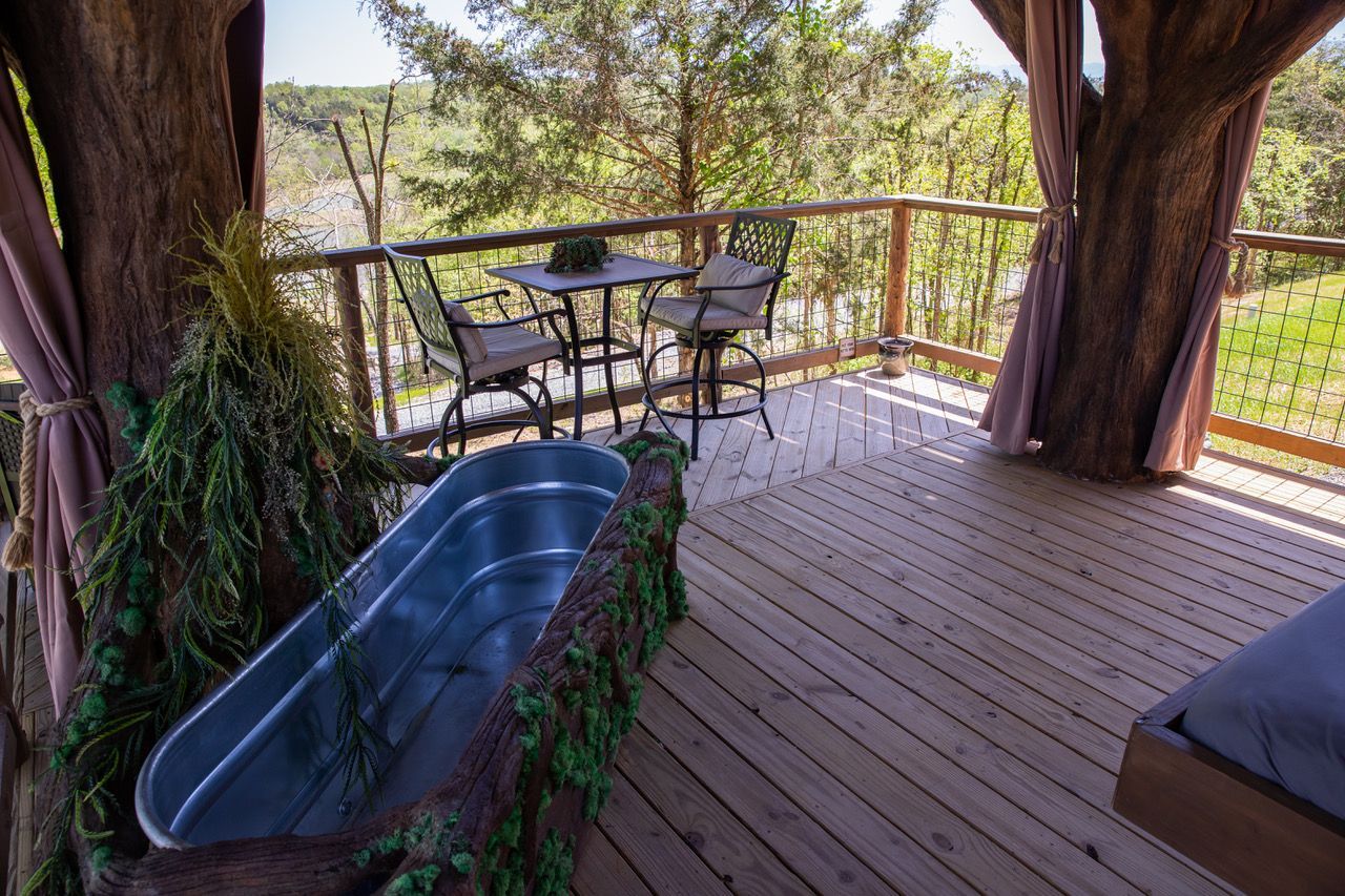 World’s largest treehouse resort: world record in Sevierville, Tennessee