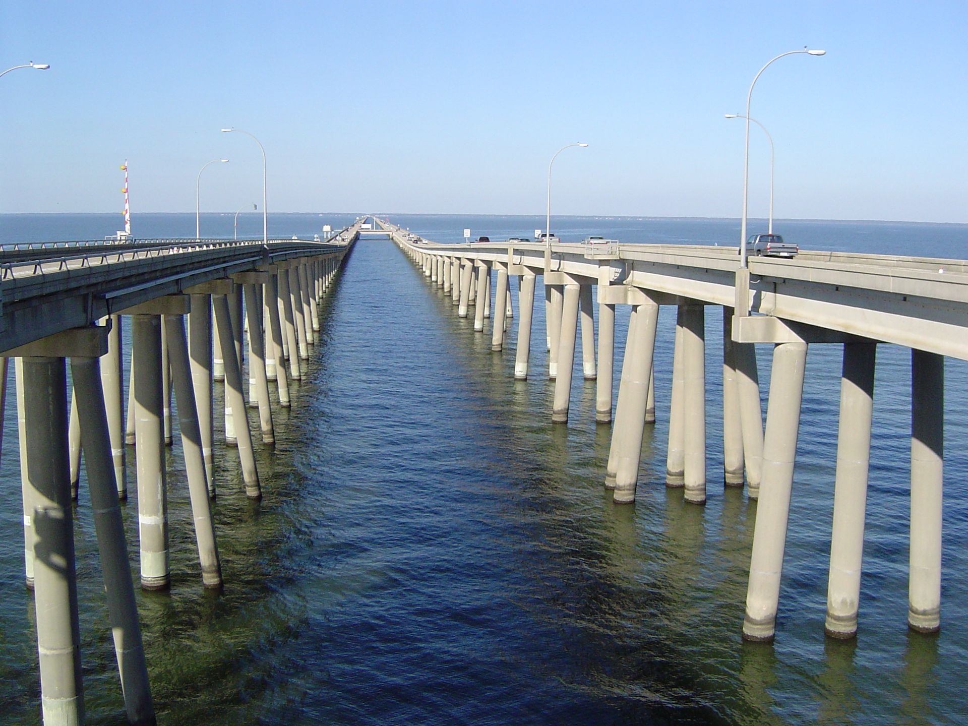 World's longest continuous bridge over water: world record near New Orleans, Louisiana