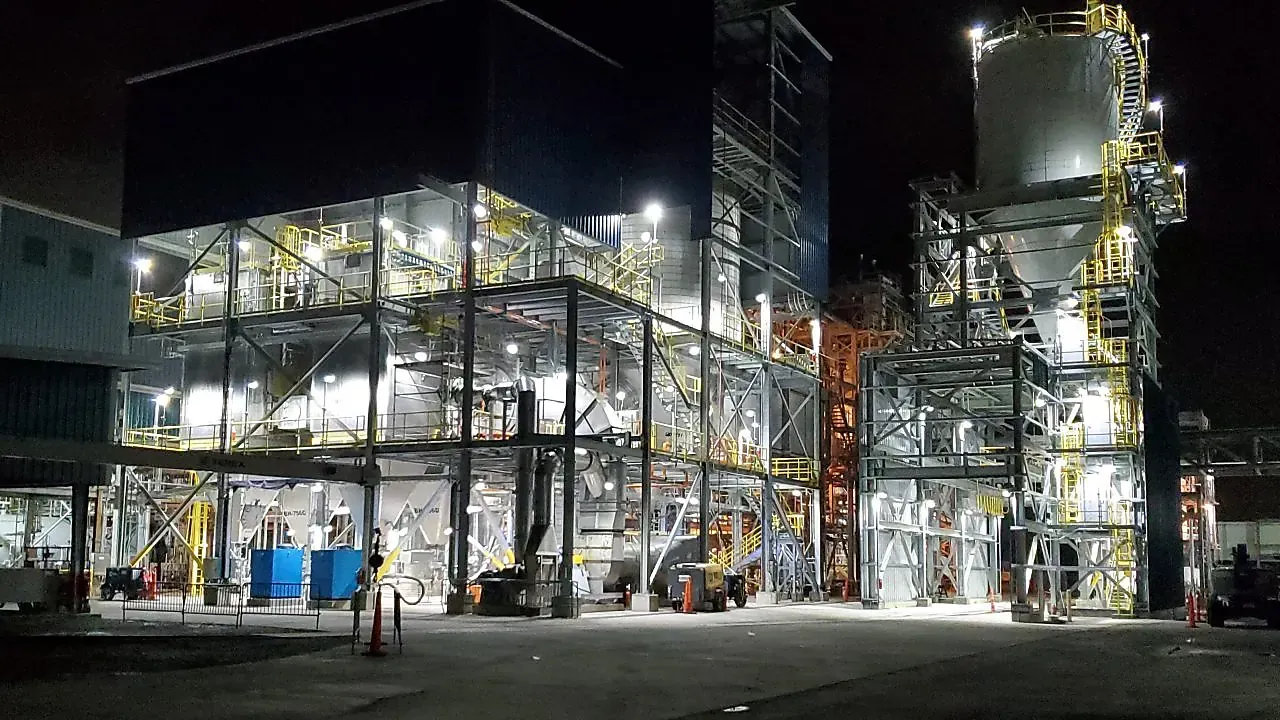 World’s Largest Refining Catalyst Plant: world record in Port Allen, Louisiana World’s Largest Refining Catalyst Plant: world record in Port Allen, Louisiana
