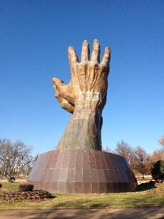 World's Largest Praying Hands Statue: world record in Tulsa, Oklahoma