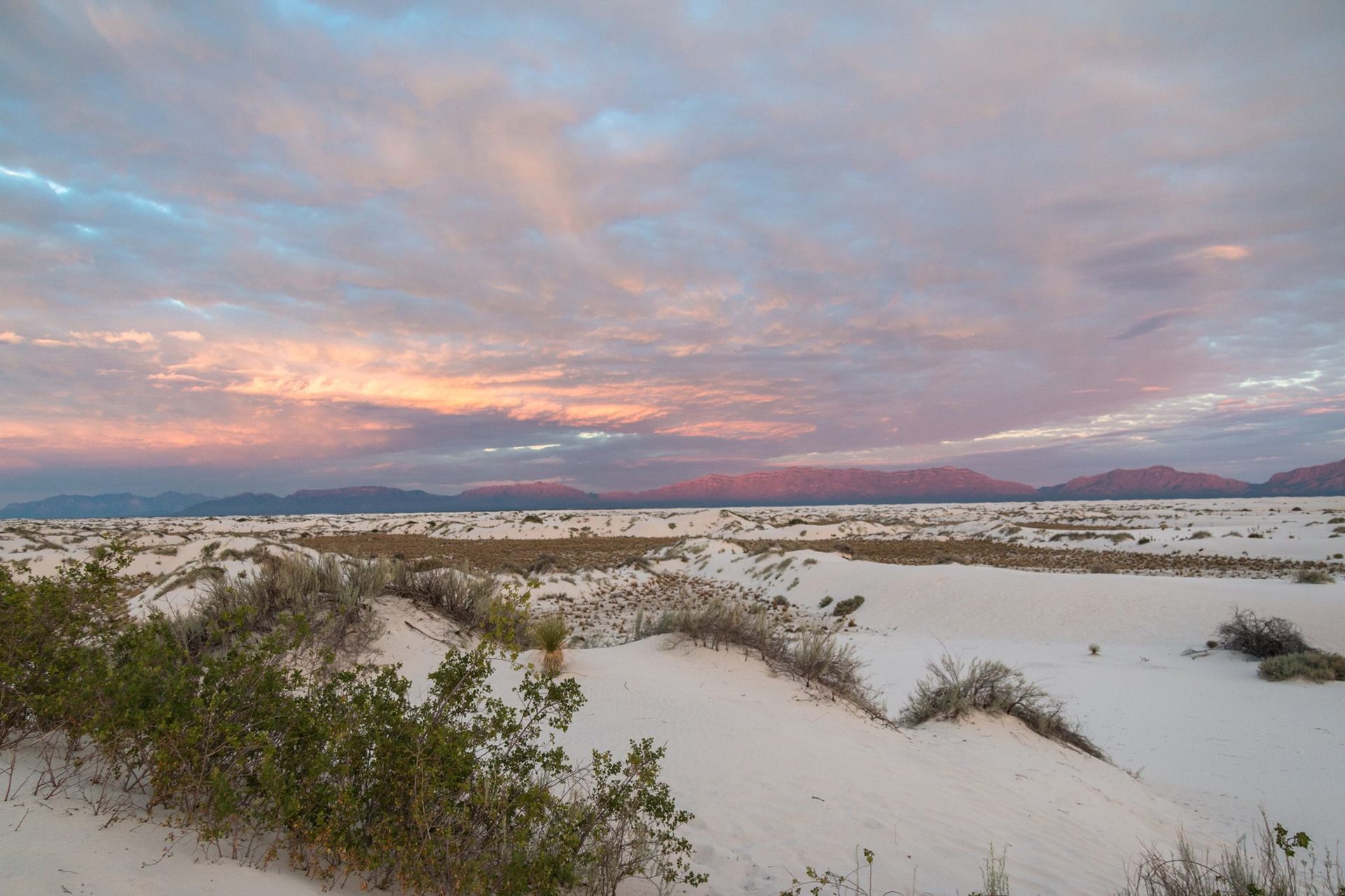 World's largest gypsum dunefield, world record in White Sands National Park, New Mexico
