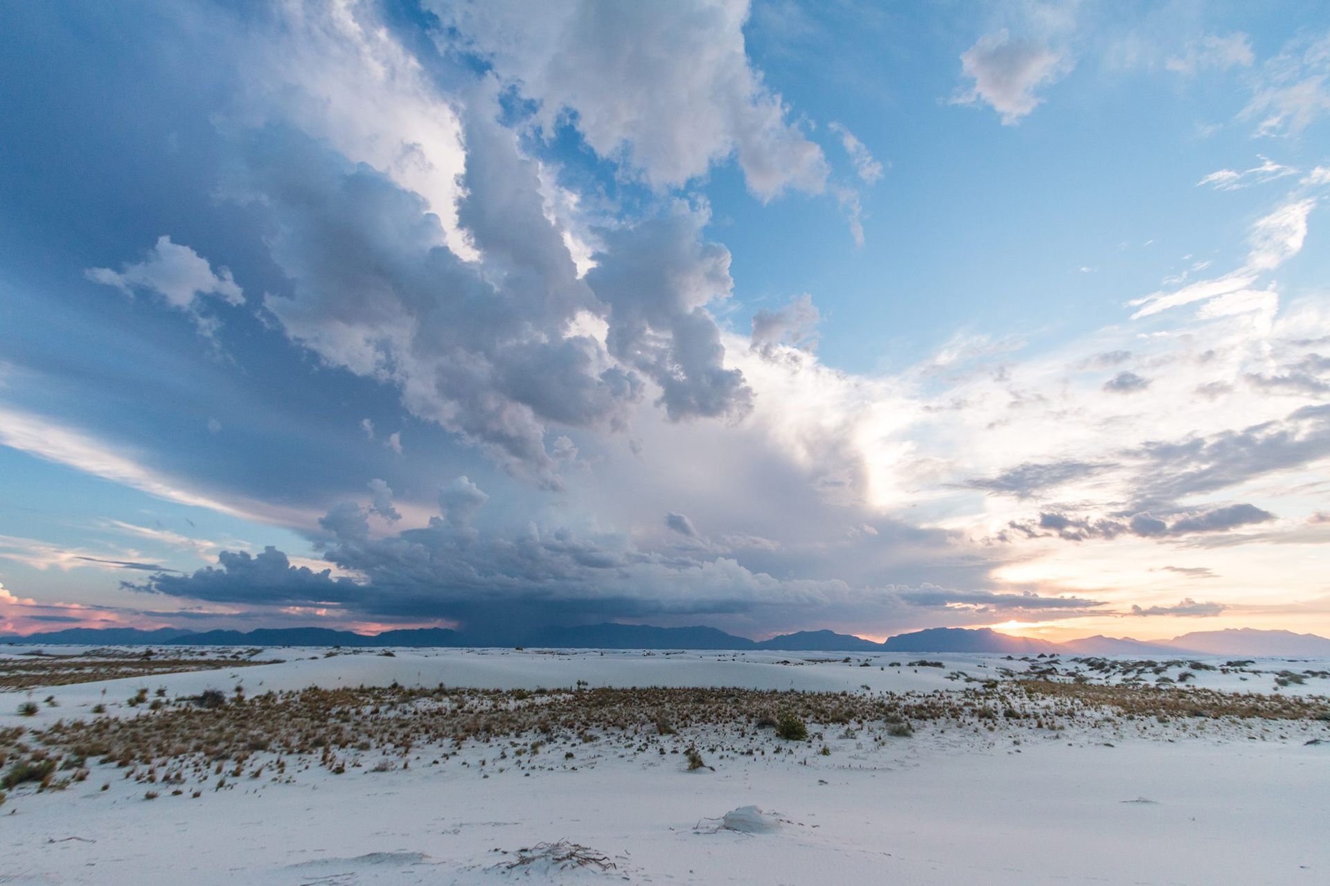 World's largest gypsum dunefield, world record in White Sands National Park, New Mexico
