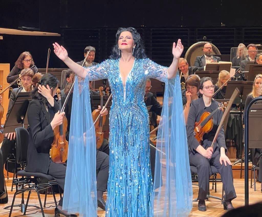 World's most glamorous opera star, world record set by Angela Gheorghiu