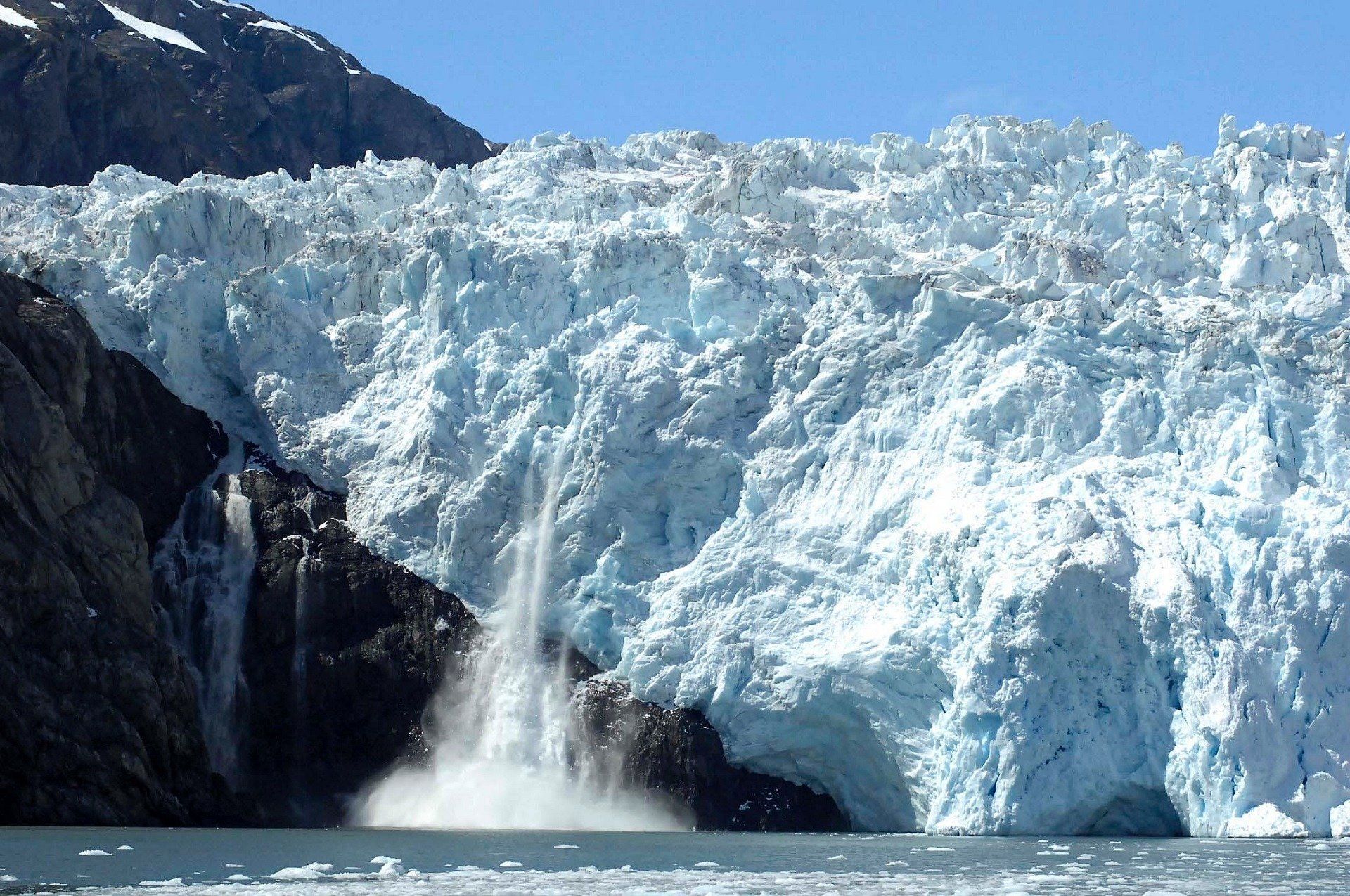 World's Largest Piedmont Glacier, world record in Alaska