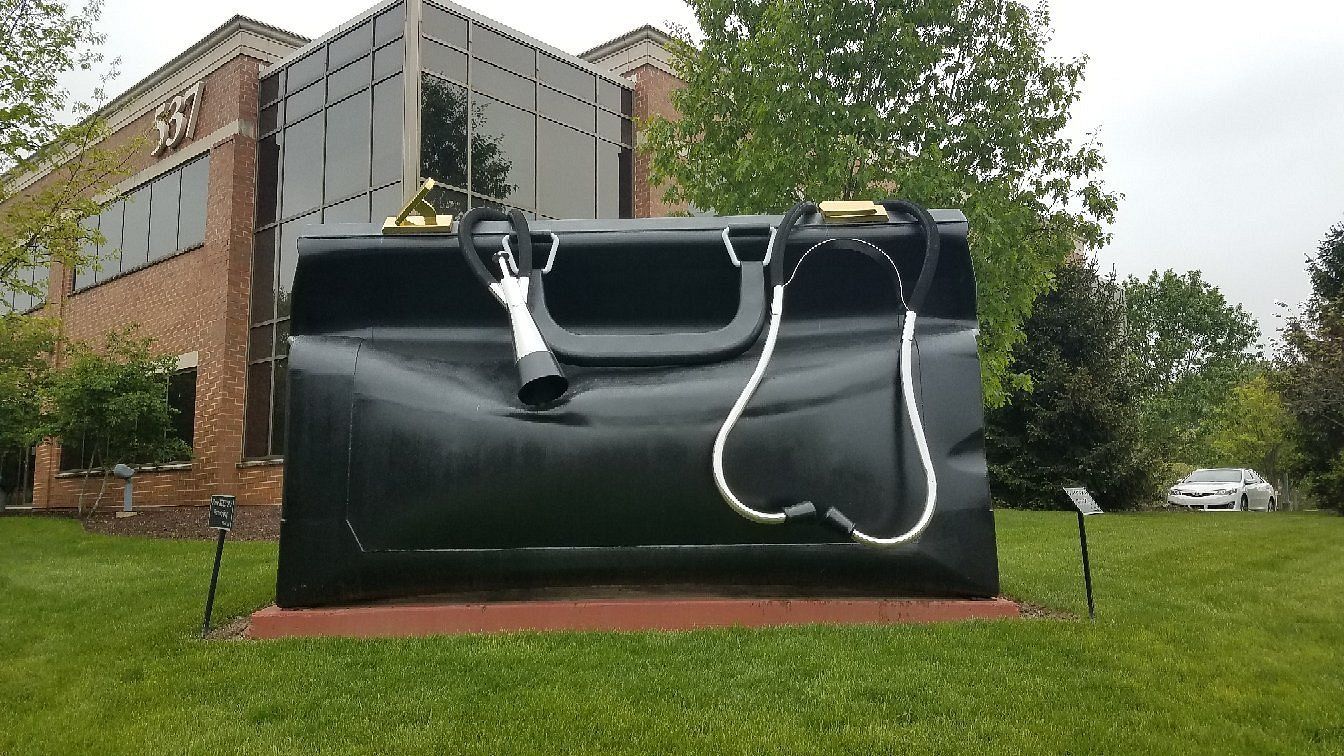 World’s Largest Doctor’s Bag Monument, world record in Newark, Delaware
