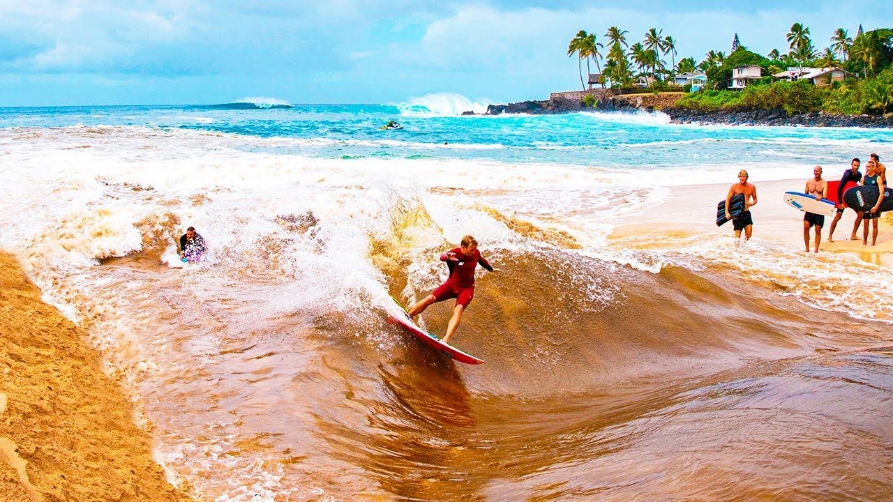 World’s Largest River Wave, world record in O'ahu, Hawaii World’s Largest River Wave, world record in O'ahu, Hawaii