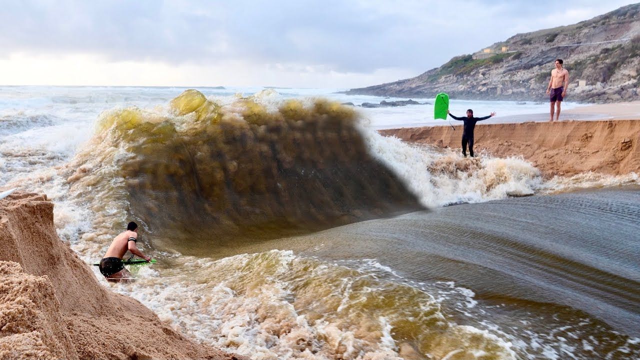 World’s Largest River Wave, world record in O'ahu, Hawaii World’s Largest River Wave, world record in O'ahu, Hawaii