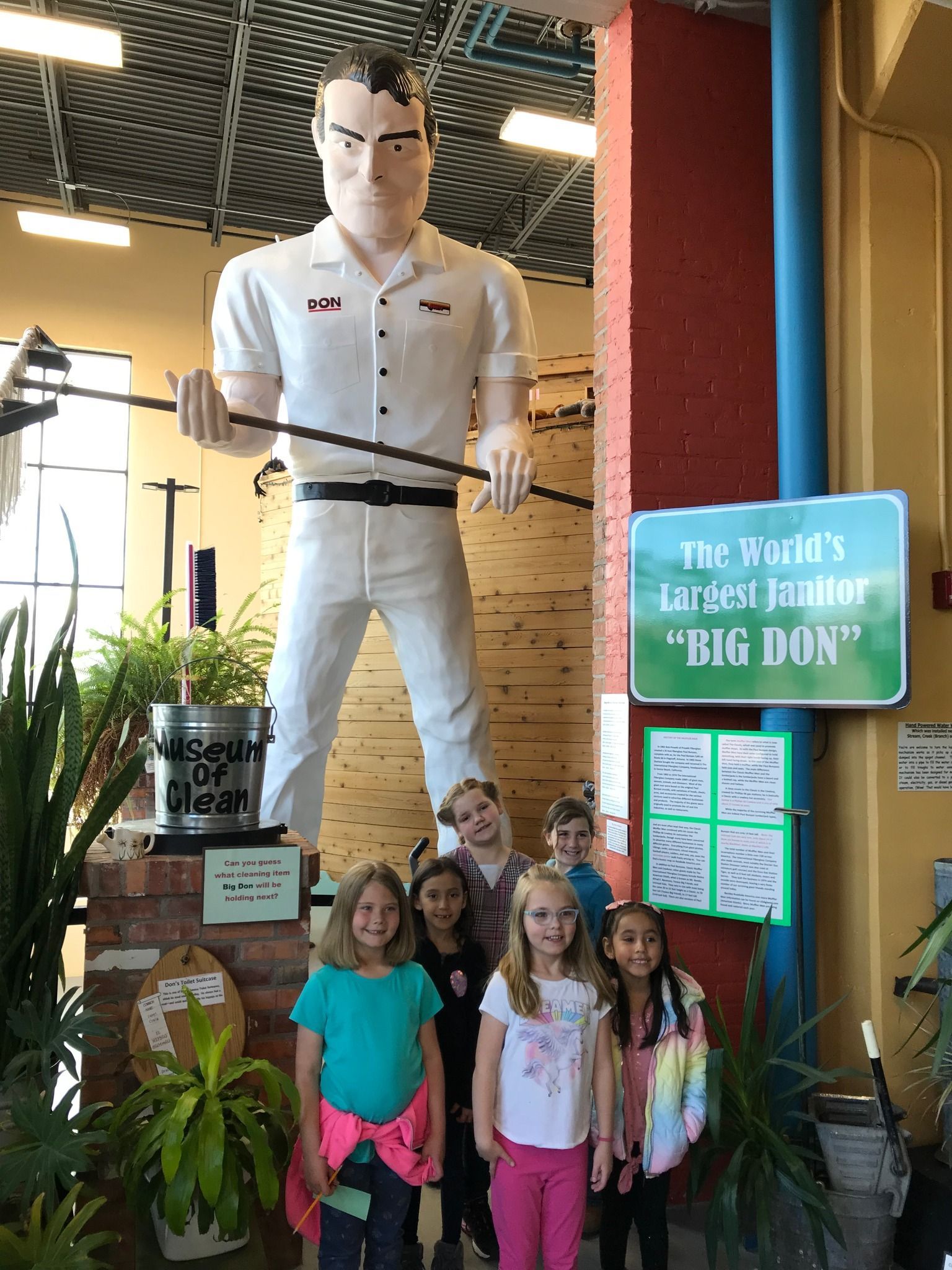 World's Largest Janitor Statue, world record in Pocatello, Idaho